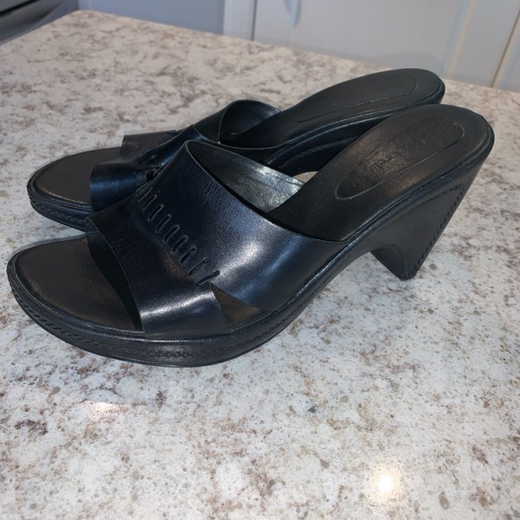 Paolo Corelli black dressy shoes, 8.5, 4” heel 
Leather upper - Picture 7 of 9